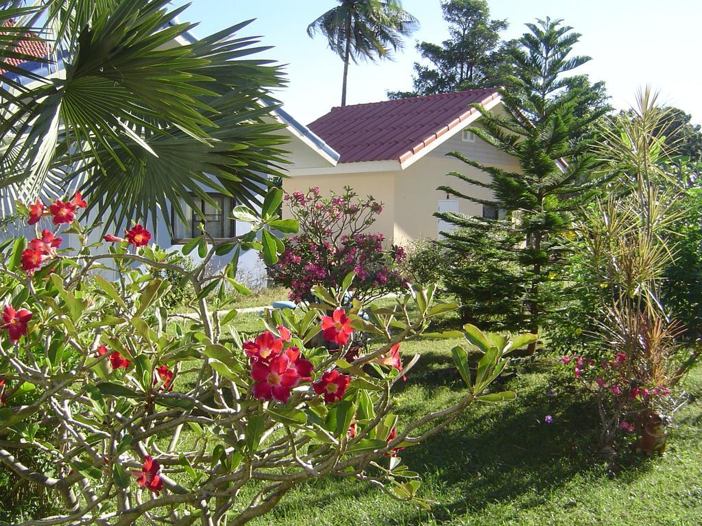 Mini-Golf **** & Resort Ubon Ratchathani Exterior photo
