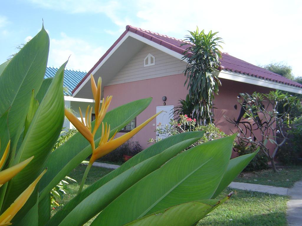 Mini-Golf **** & Resort Ubon Ratchathani Exterior photo